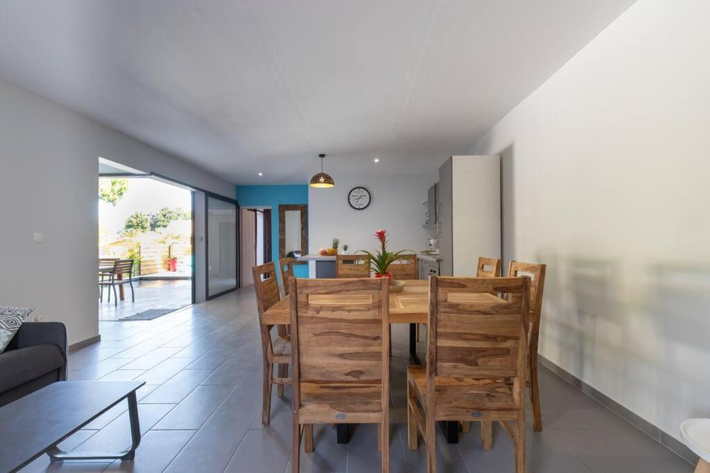 Villa Benjoin St-Pierre Piscine Chauffee Et Mer Saint Pierre Εξωτερικό φωτογραφία